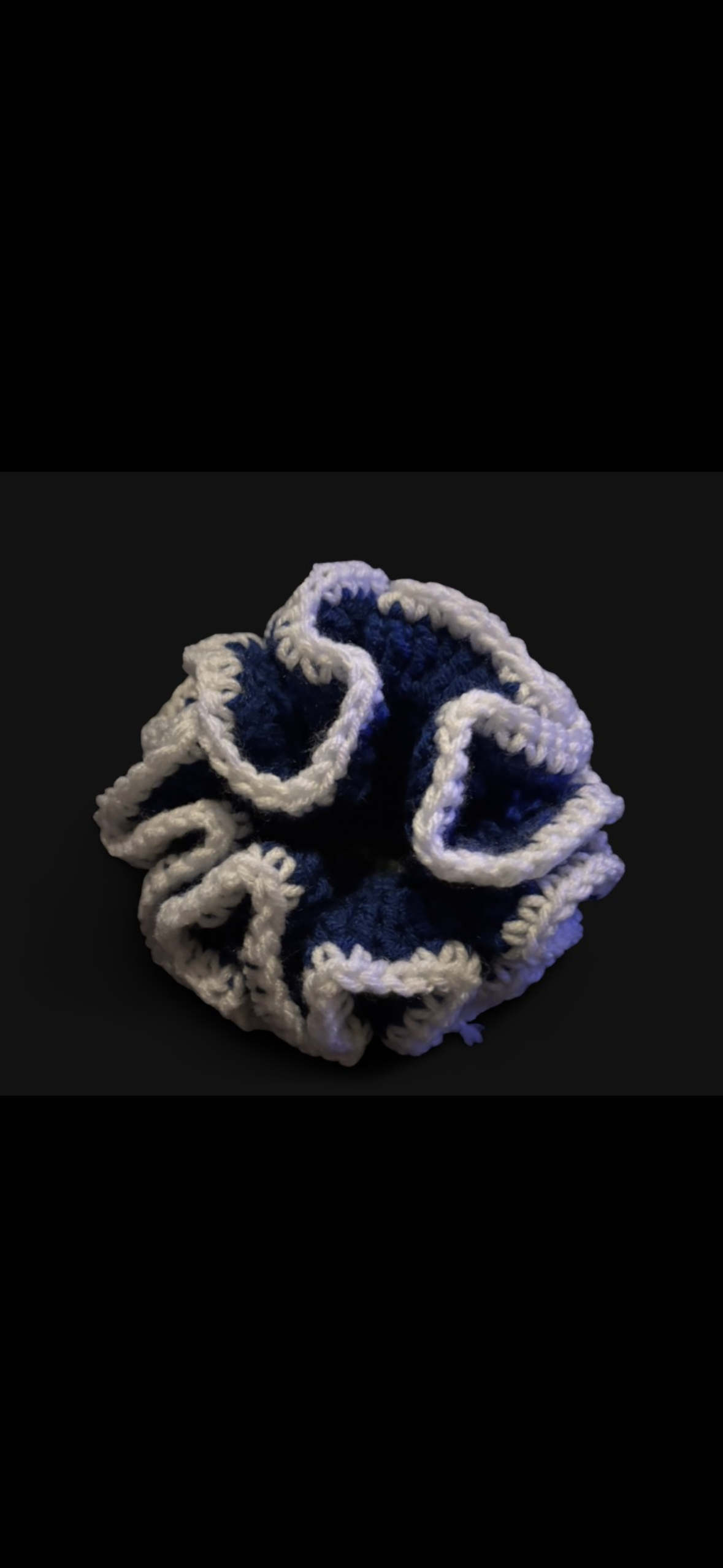 Large scrunchie blue & white