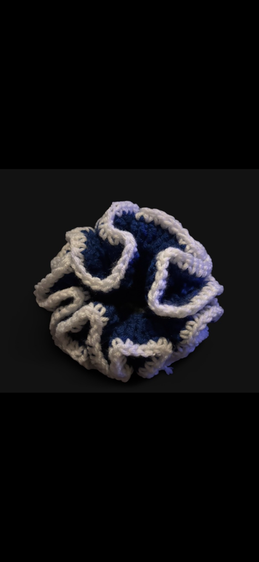 Large scrunchie blue & white